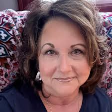 Hi all! I have this space just as you walk in the door, but not always sure  what to do with it. Plants are a great suggestion but any other  suggestions? |