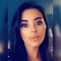 60+ perfiles de «Aziza»