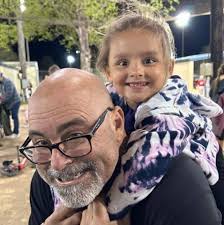 What is the best time to visit Crab Island for clear water?