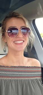 𝗪𝐡𝐞𝐧 𝐈 𝐬𝐭𝐚𝐫𝐭𝐞𝐝 𝐦𝐲 𝐟𝐢𝐫𝐬𝐭 𝐛𝐮𝐬𝐢𝐧𝐞𝐬𝐬, 𝐈 𝐰𝐚𝐬  𝐥𝐨𝐬𝐭 𝐚𝐧𝐝 𝐬𝐞𝐚𝐫𝐜𝐡𝐢𝐧𝐠 𝐟𝐨𝐫 𝐠𝐮𝐢𝐝𝐚𝐧𝐜𝐞 𝐭𝐨 𝐦𝐚𝐤𝐞  𝐦𝐞 𝐡𝐚𝐩𝐩𝐢𝐞𝐫. Things started to fall apart, and I felt like nothing  was working. I questioned myself,