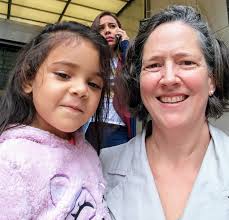 Manuel Gámez tried for years to join his 13-year-old daughter in the US.  Now, they're finally reunited -- at her deathbed. https://cnn.it/2XX7U4g