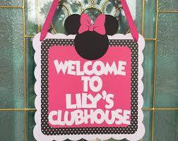Minnie Mouse Clubhouse Door Sign Minnie Mouse Birthday Party Etsy In 2020 Minnie Mouse Birthday Minnie Mouse Birthday Party Decorations Baby Birthday Party Girl