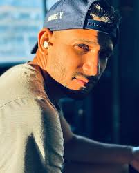 Daniel Yepes's Instagram, Twitter & Facebook