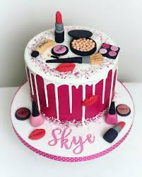 The cake is hot pink with a hand painted leopard sash and matching leopard make up bag. Make Up Cake For The Lovely Skye Makeupcake Dripcake Buttercreamcake Make Up Cake 14th Birthday Cakes Makeup Birthday Cakes