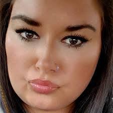 Ashley Vess's Instagram, Twitter & Facebook