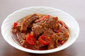 Masukkan daging sapi, air, gula merah, kecap manis dan daun salam. 3 Langkah Mudah Sajikan Lidah Bumbu Kecap Pedas Bercita Rasa Mewah Semua Halaman Sajian Sedap