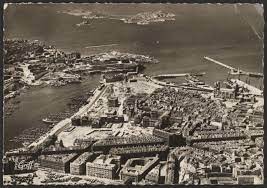 Marseille Le Quartier Du Vieux Port A Ete En Partie Rase Marseille Tourisme Vieux Port
