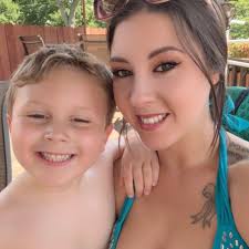 Kate Beckinsale Hilariously Re-Creates Her Daughter's Birth Photo. 🔗:  bit.ly/3vlLOd6