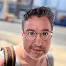 Kosher restaurant open late in Brooklyn for family of 5