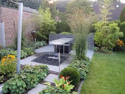 If you find a better price, we will match it. Kleiner Garten Mit Wassertisch Contemporary Garden Hamburg By Garten Von Mahler Traumgarten Nrw Houzz Au