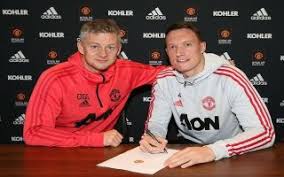 The manchester united vs liverpool nothing but banter page. United Fans React To News Of Phil Jones Contract Extension
