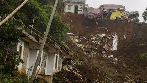 Sekitar ukul 19.30 wib terjadi longsor. Iagb1sbehuow4m