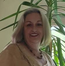 How do you go about finding what is trending this year to make and sell?