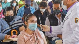 El presidente lópez obrador resaltó que ya se vacunó contra covid a la mayoría de los profesionales de la salud que atienden a pacientes de coronavirus, así como a el presidente andrés manuel lópez obrador anunció que en julio iniciará la vacunación en la población de entre 40 a 49 años. Vacunacion De Personas De 40 A 49 Anos Contra Covid Iniciara En Julio Uno Tv
