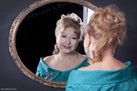 Mihaela rodica popescu bitănescu (romanian pronunciation: Rodica Popescu BitÄƒnescu Menirea BÄƒrbatului Pe PÄƒmant Este Aceea De A Face Femeia SÄƒ InfloreascÄƒ È™i SÄƒ Fie SigurÄƒ Pe Sine Femei De 10