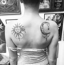 Disponible ya para ustedes blogs, podcast, stencils gratis y mucho más. 98 Tatuajes Y Motivos Con Una Luna Y Un Sol