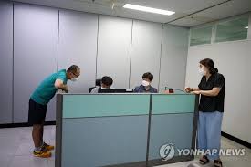 앵커 '열 손가락 없는 산악인' 김홍빈 대장이 히말라야 브로드피크에서 실종된 지 사흘째가 됐습니다. Q9cb1smhq7gxvm