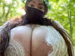 TW Pornstars - 2 pic. Chyna Chase. Twitter. The Elf Princess🧝‍♀️💐🌸🌷🌼.  10:30 PM - 16 Oct 2020