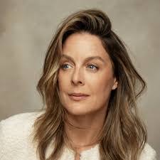 Charlotte Menard's Instagram, Twitter & Facebook