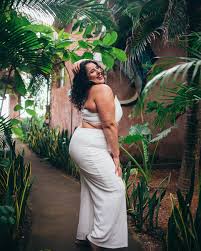 Layla Abdullah (@burstoflay) • Instagram photos and videos