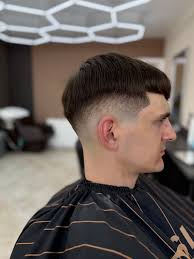 Looking for a mobile beautiful for defined brows please 🙂