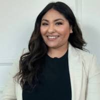 Mayra Deleon's Instagram, Twitter & Facebook