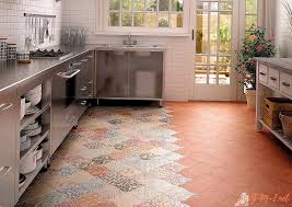 Cara pasang tile dinding dapur. Reka Bentuk Jubin Di Lantai Dapur Dengan Gambar Jenis Ubin Untuk Dapur Kebaikan Dan Keburukan Mereka Kriteria Apa Yang Perlu Dipertimbangkan Ketika Memilih Tingkat
