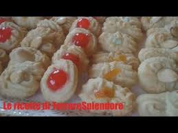 La pasta di mandorle, detta anche pasta reale, è una preparazione di pasticceria a base zucchero semolato e mandorle che viene tipicamente utilizzata per realizzare biscotti e piccoli dolcetti di pasticceria ma anche come copertura di dolci.tipici sono i biscotti di pasta di mandorle noti anche come paste di mandorle siciliane: Pasticcini In Pasta Di Mandorle Youtube