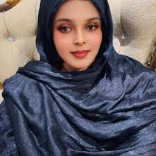 Gaaska oo la dhaqo waa sheeko aan waxba ka jirin, tubada aad sawirka ka  aragtaan ee caloosha loo dhaadhiciyo waa qalab kaamiro leh oo lagu eego in  calooshu boog yeelatay iyo in