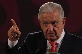 Maestros engañan a estudiantes sobre reforma judicial.- AMLO