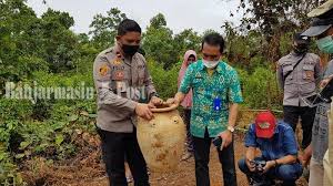 Maybe you would like to learn more about one of these? Geger Guci Berisi Belulang Balai Arkeologi Banjarbaru Lakukan Penetelitian Bebas Baru