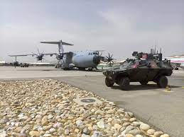 Kabul's airport has been hit by twin blasts, leaving dozens of afghan civilians and at least 12 us soldiers dead. Apg8fjhvqjsmm