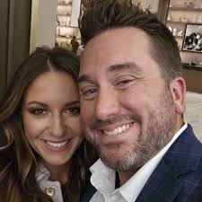 Where is the auxiliary battery fuse located in a Jeep?