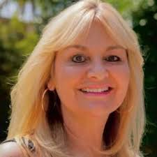 Tammy Delwarte's Instagram, Twitter & Facebook