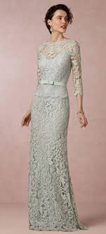 Kain satin adalah jenis kain yang sering dipakai untuk membuat busana. Baju Kurung Lace