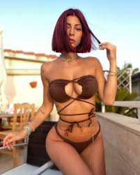 Carolina Dallari - Free pics, galleries & more at Babepedia