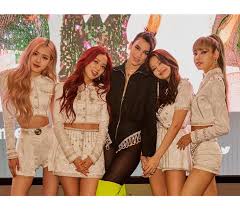 Not knowing the name of a song can be frustrating, and it can make an earworm catch on even more. Blackpink Dua Lipa Kiss And Make Up Blackpink Update