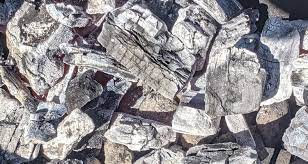 Lump Charcoal Vs Briquettes What The Experts Say Smoked Bbq Source