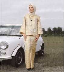 Fesyen Baju Kurung Batik