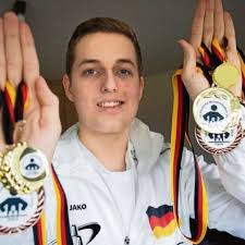 Dennis Grimm aus Eppertshausen nimmt an Becherstapel-WM teil