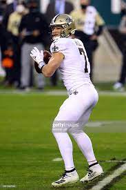Quarterback Taysom Hill Of The New Orleans Saints Looks To Pass New Orleans Saints New Orleans Quarterback