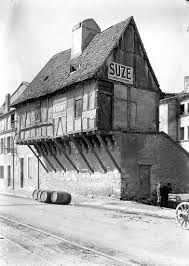 Monuments Historiques Et Batiments Proteges De Perigueux Actuacity Perigueux Monuments Monuments Historiques