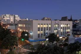 Hotel is located in 2 km from the centre. Quality Inn New Plymouth