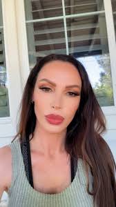 Ona va uning ogli ortasidagi jinsiy aloqa syujeti bilan eski toliq metrajli porno film