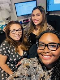 Vanessa Dow's Instagram, Twitter & Facebook