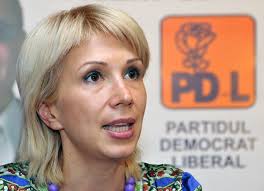 Între întâlniri, ministrul muncii a fost surprins în timp ce se plimba prin piteşti în timp ce ploua, iar o tânără îi ţinea umbrela, scrie piteşti24.ro. Ce Studii Are De Fapt Raluca Turcan È™i Cum A Ajuns In PoliticÄƒ Detalii NebÄƒnuite Despre Vicepremierul Romaniei Impact