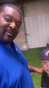 @jr.perkins23 u have a young fan BP! Keep ballin’ baby!! #pottstown