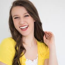 Savannah Spencer's Instagram, Twitter & Facebook