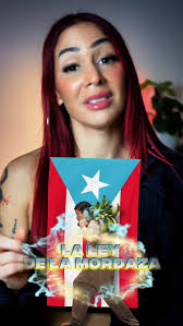 En Puerto Rico la bandera 🇵🇷 estuvo prohibida desde 1898 por leyes  coloniales que solo permitían la de Estados Unidos. En 1948 llegó la Ley de  Mordaza (1948-1957), una copia de la Smith Act, que lo ...