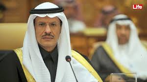 هو رئيس المخابرات السعودية سابقاً، كما كان أميراً لمنطقة الرياض من فبراير 2013 إلى مايو 2014، وكان أيضاً قائداً للقوات البرية السعودية برتبة. Ø£Ø­Ù…Ø¯ Ø¨Ù† Ø³Ù„Ù…Ø§Ù† Ø¨Ù† Ø¹Ø¨Ø¯ Ø§Ù„Ø¹Ø²ÙŠØ² Ø¢Ù„ Ø³Ø¹ÙˆØ¯ Ø§Ù„Ø³ÙŠØ±Ø© Ø§Ù„Ø°Ø§ØªÙŠØ©